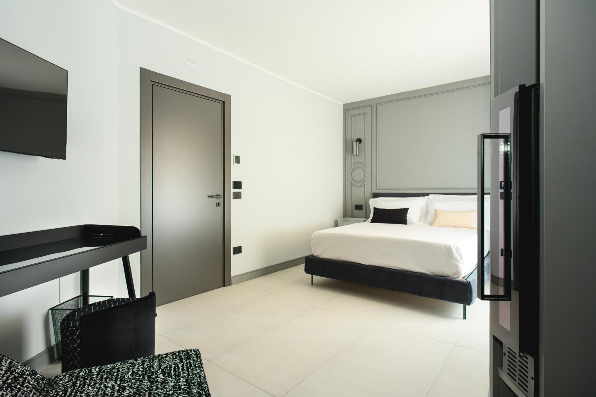 Welmy Napoli Hotel Exterior photo